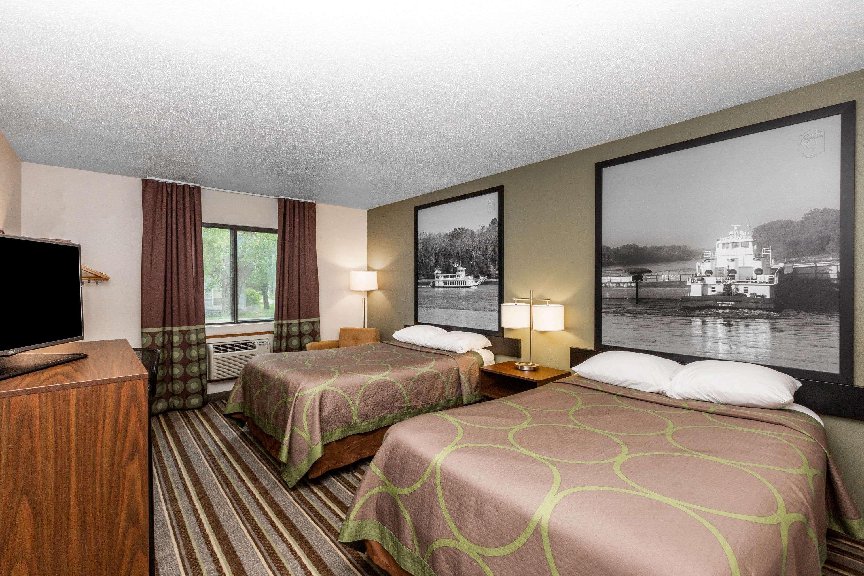 Super 8 By Wyndham Storm Lake Exterior photo