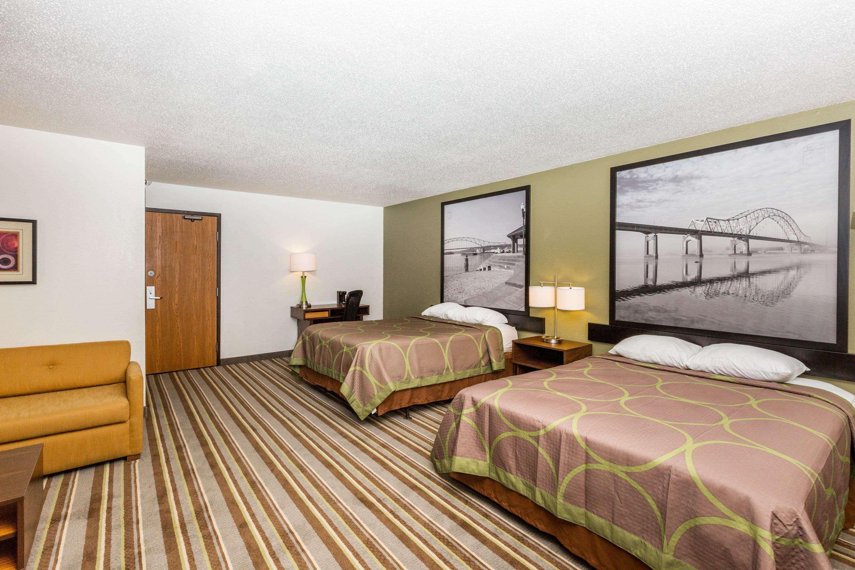 Super 8 By Wyndham Storm Lake Exterior photo